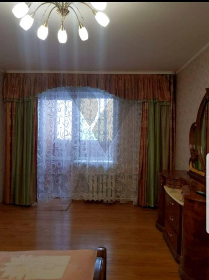 2-комн квартира 2-й микрорайон,233