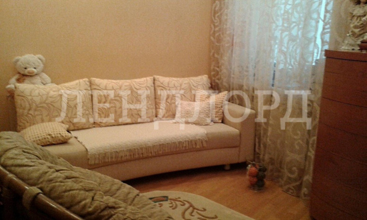 3-комн квартира улица Закруткина, 70/2