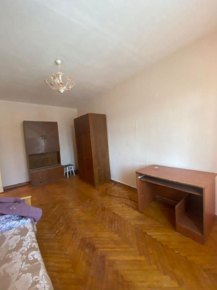 1-комн квартира Пушкина ул, 80