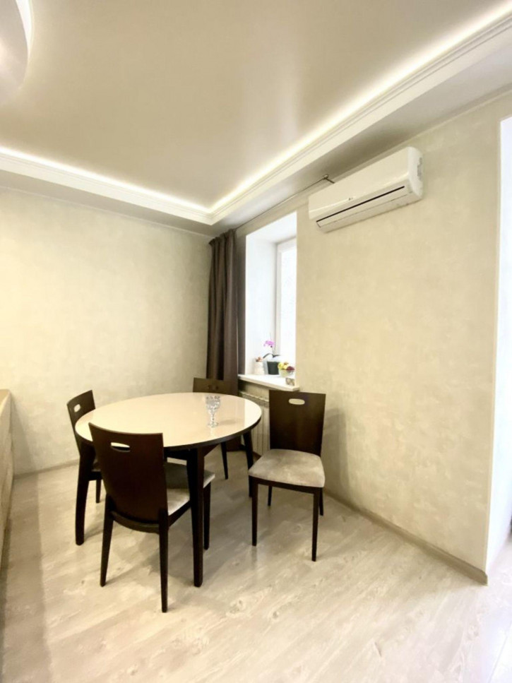 2-комн квартира Булгакова ул, 5