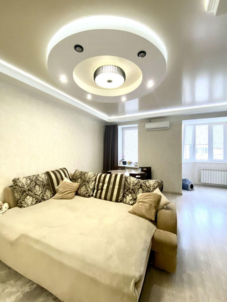 2-комн квартира Булгакова ул, 5
