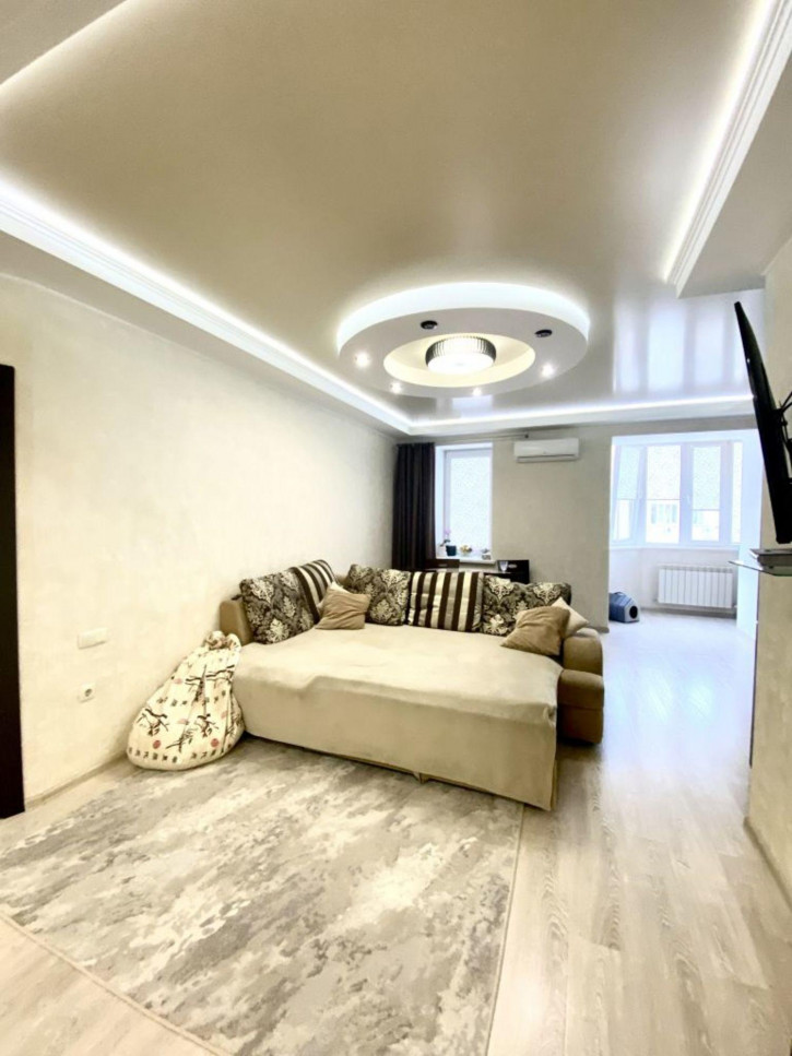 2-комн квартира Булгакова ул, 5