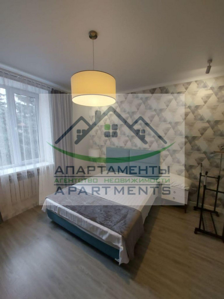 3-комн квартира Дзержинского ул
