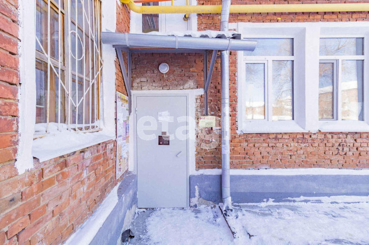 3-комн квартира Бакинских комиссаров, 23