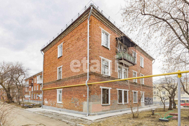 3-комн квартира Бакинских комиссаров, 23