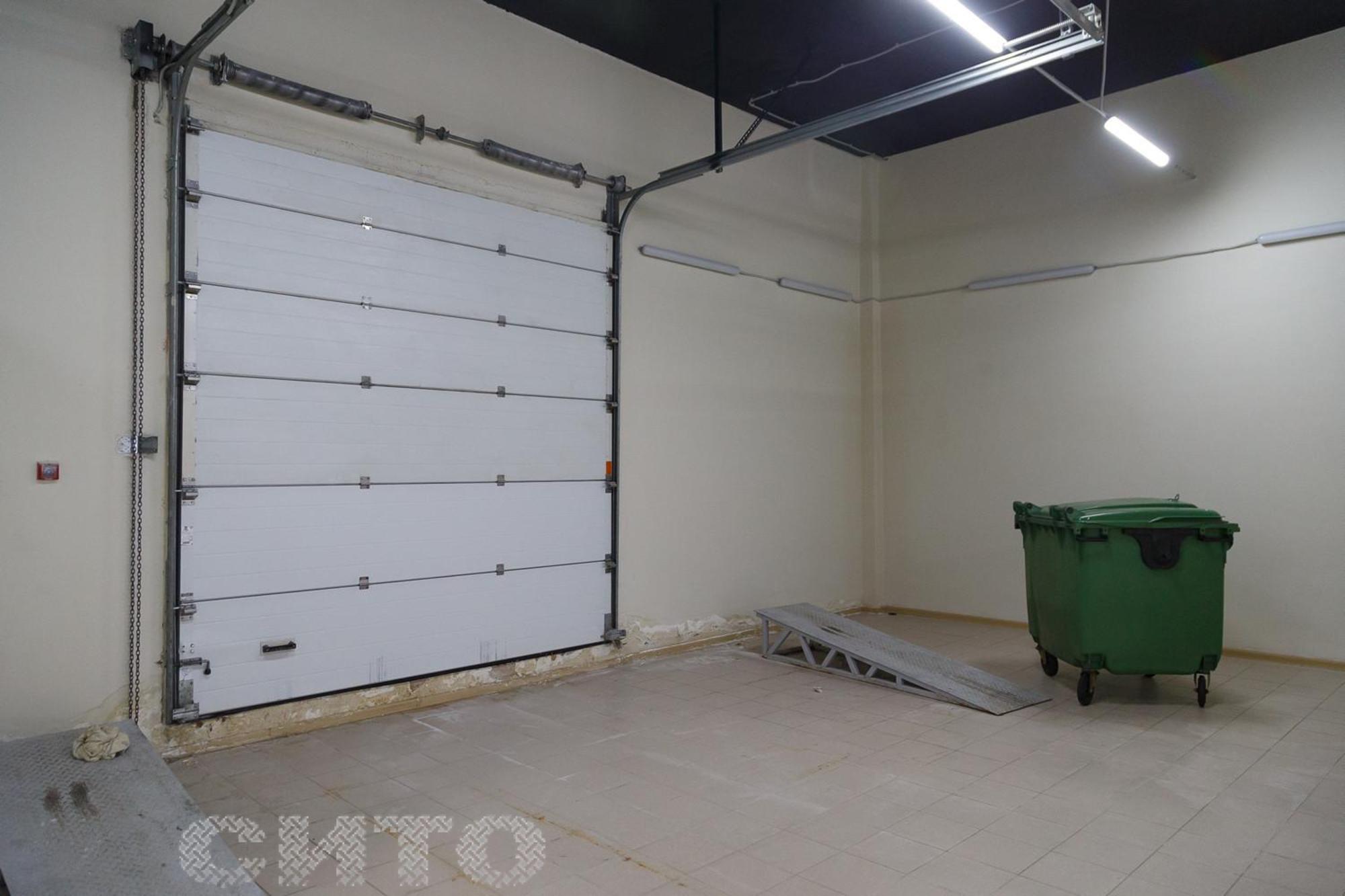 Купить торговое помещение за 130 000 000 рублей на К.Либкнехта Улица,31