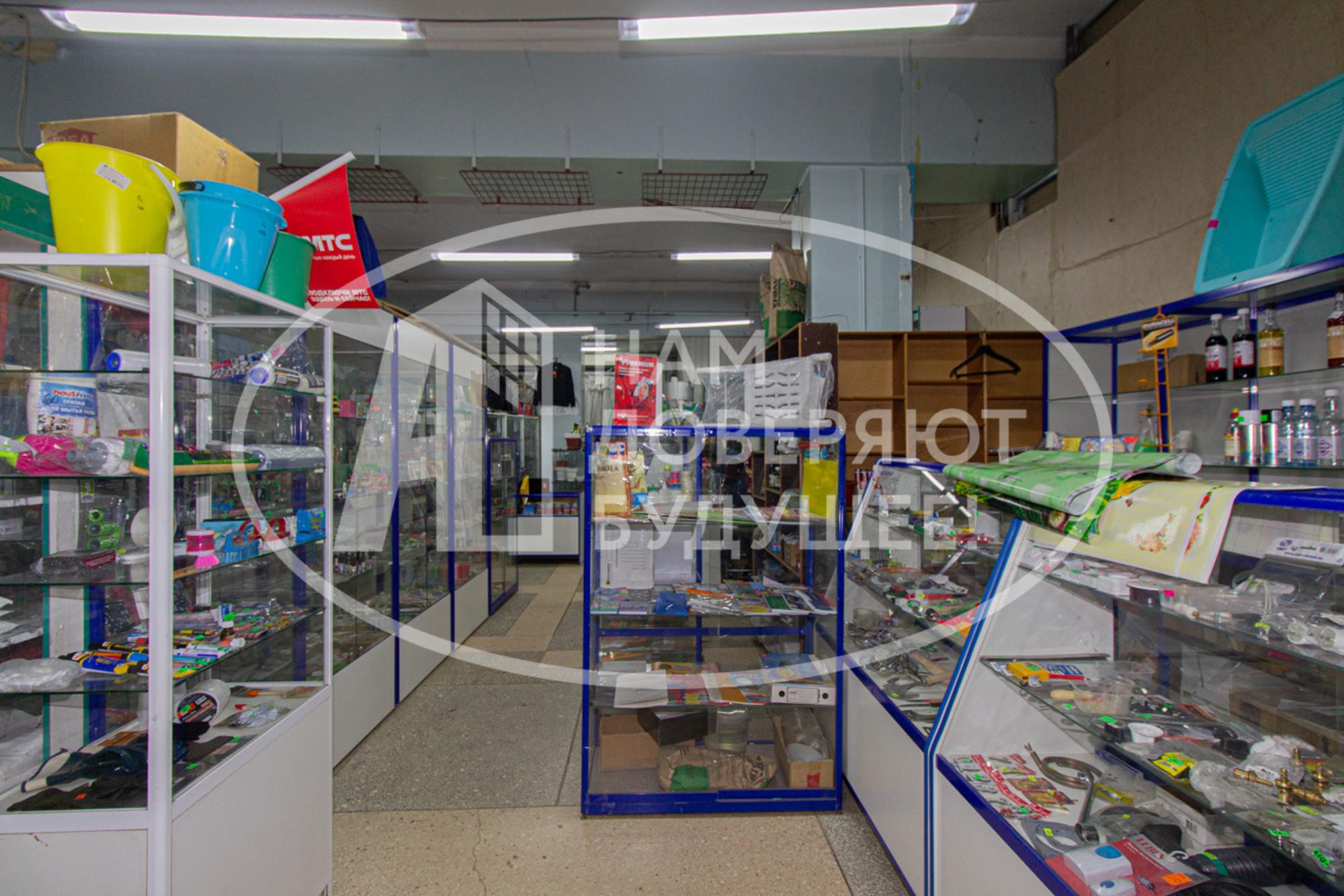 Купить торговое помещение за 12 000 000 рублей на Камская улица, 3/1