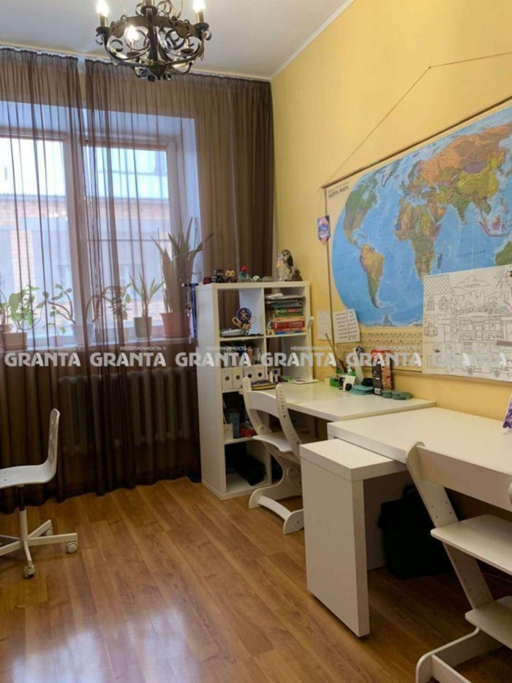 4-комн квартира ул им Сергея Лазо, 18А