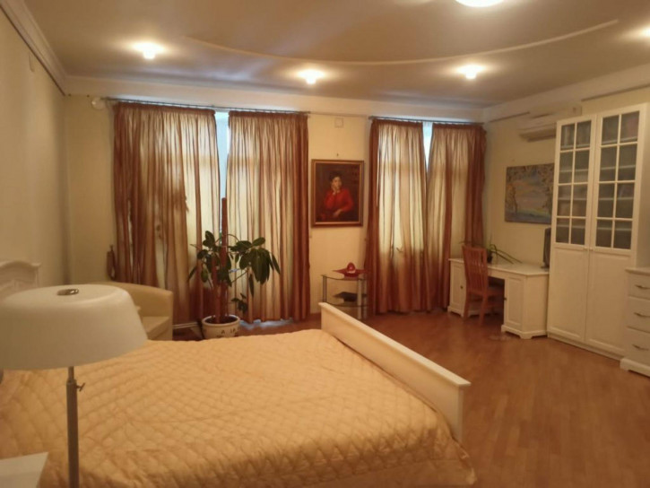 5-комн квартира Пречистенская наб, 70