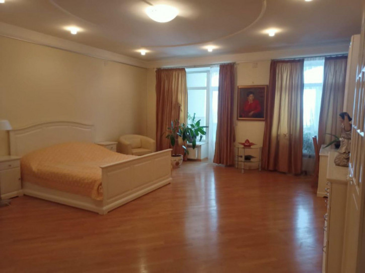 5-комн квартира Пречистенская наб, 70
