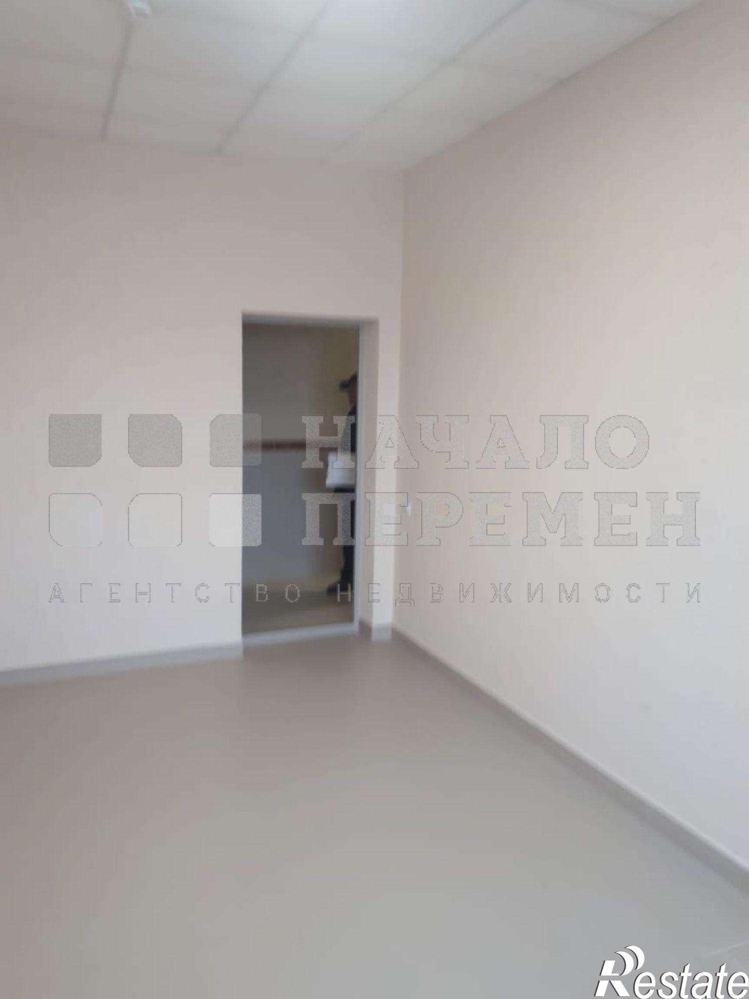 Сдать офис, помещение под офис за 11 000 рублей на Есенина ул, 1А