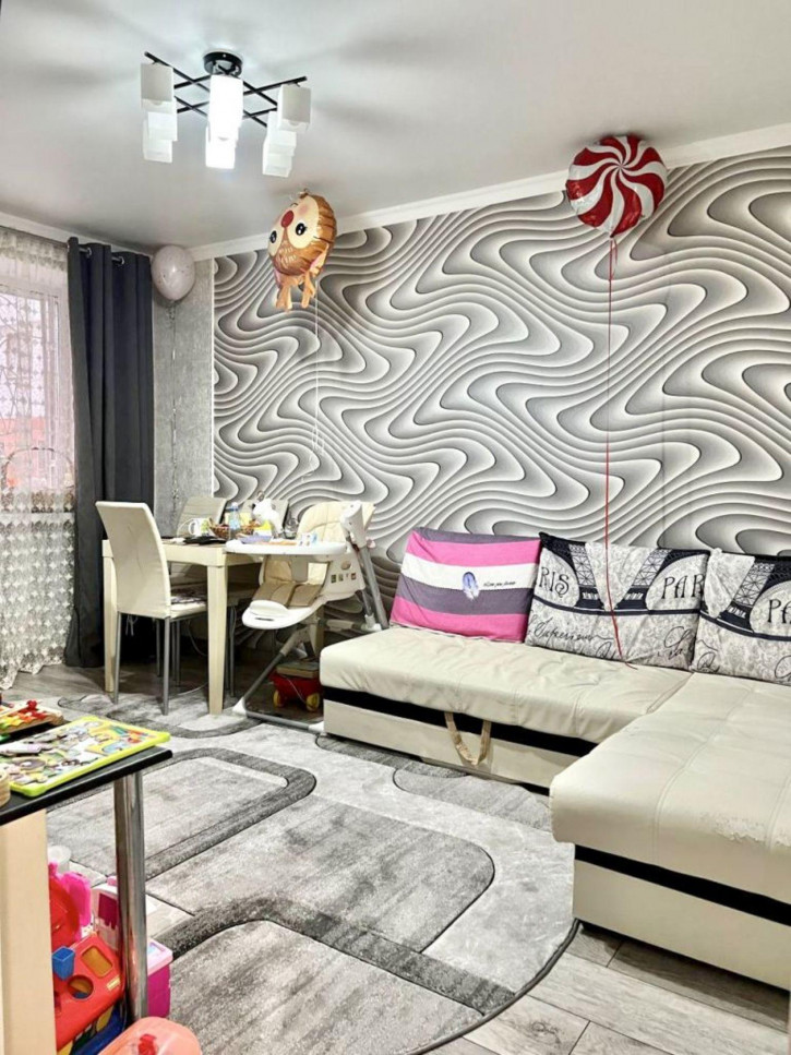 3-комн квартира Февральская ул, 190