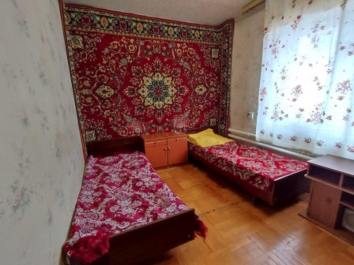 4-комн квартира Южная