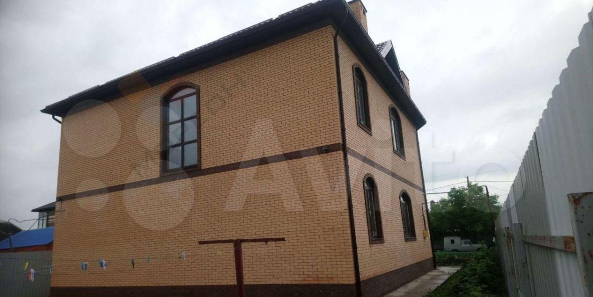 Купить дачу, дом, коттедж за 19 000 000 рублей на Таманская ул, 30