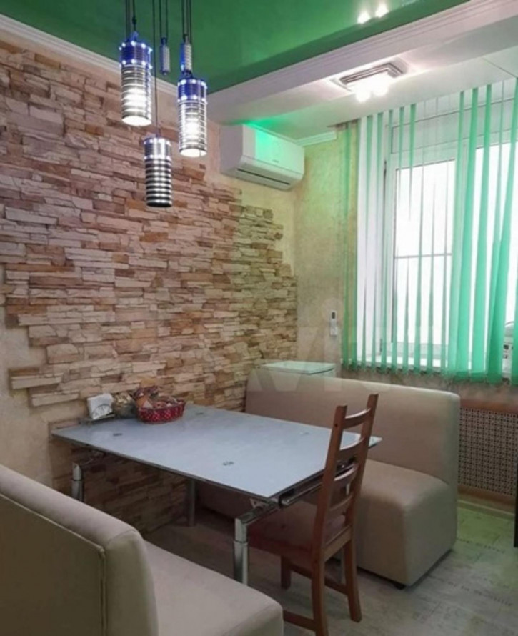 4-комн квартира Комарова улица, 101