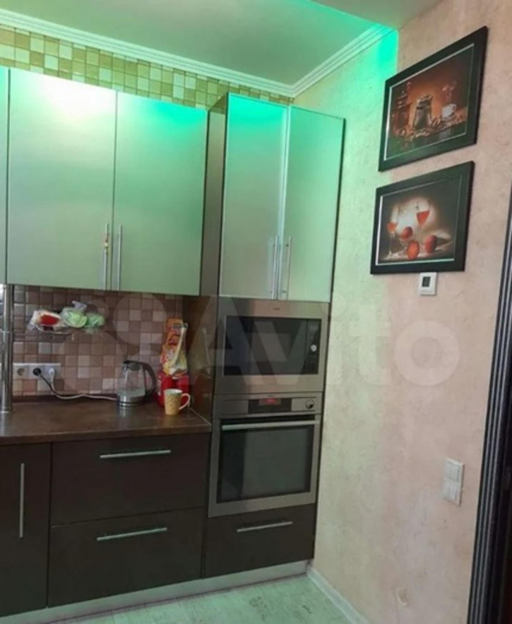 4-комн квартира Комарова улица, 101