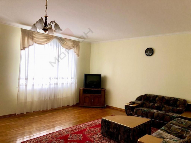 4-комн квартира Чкалова ул, 11