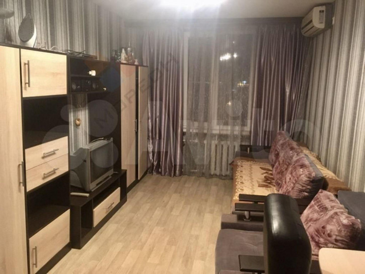 Комната Коммунаров ул, 46