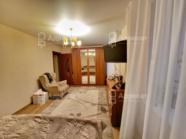 4-комн квартира ул. Землячки,  д.27Д