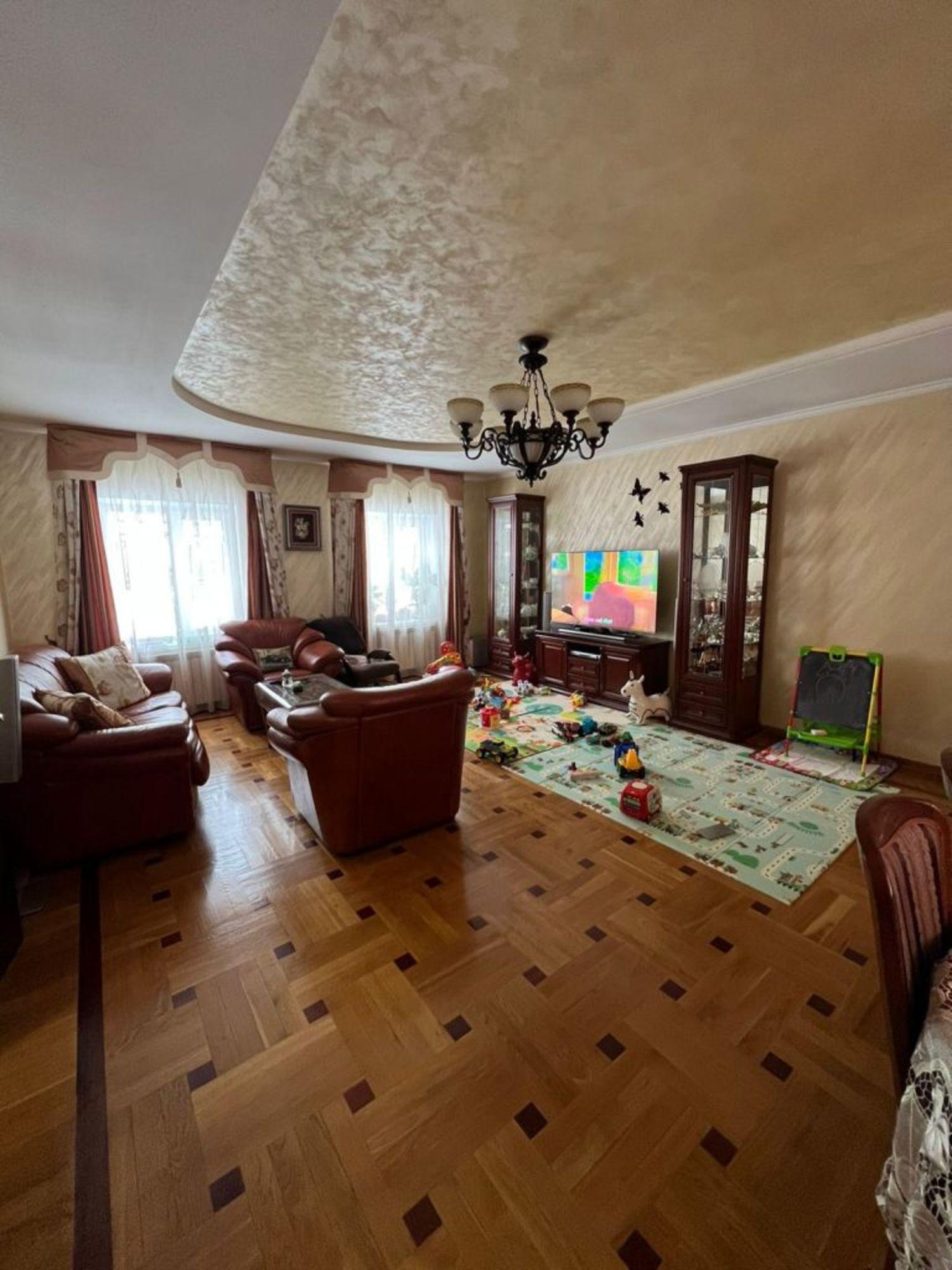 Купить дачу, дом, коттедж за 20 000 000 рублей на Парижской Коммуны ул