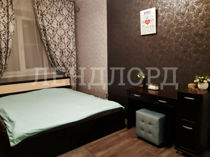 4-комн квартира улица Энгельса, 256