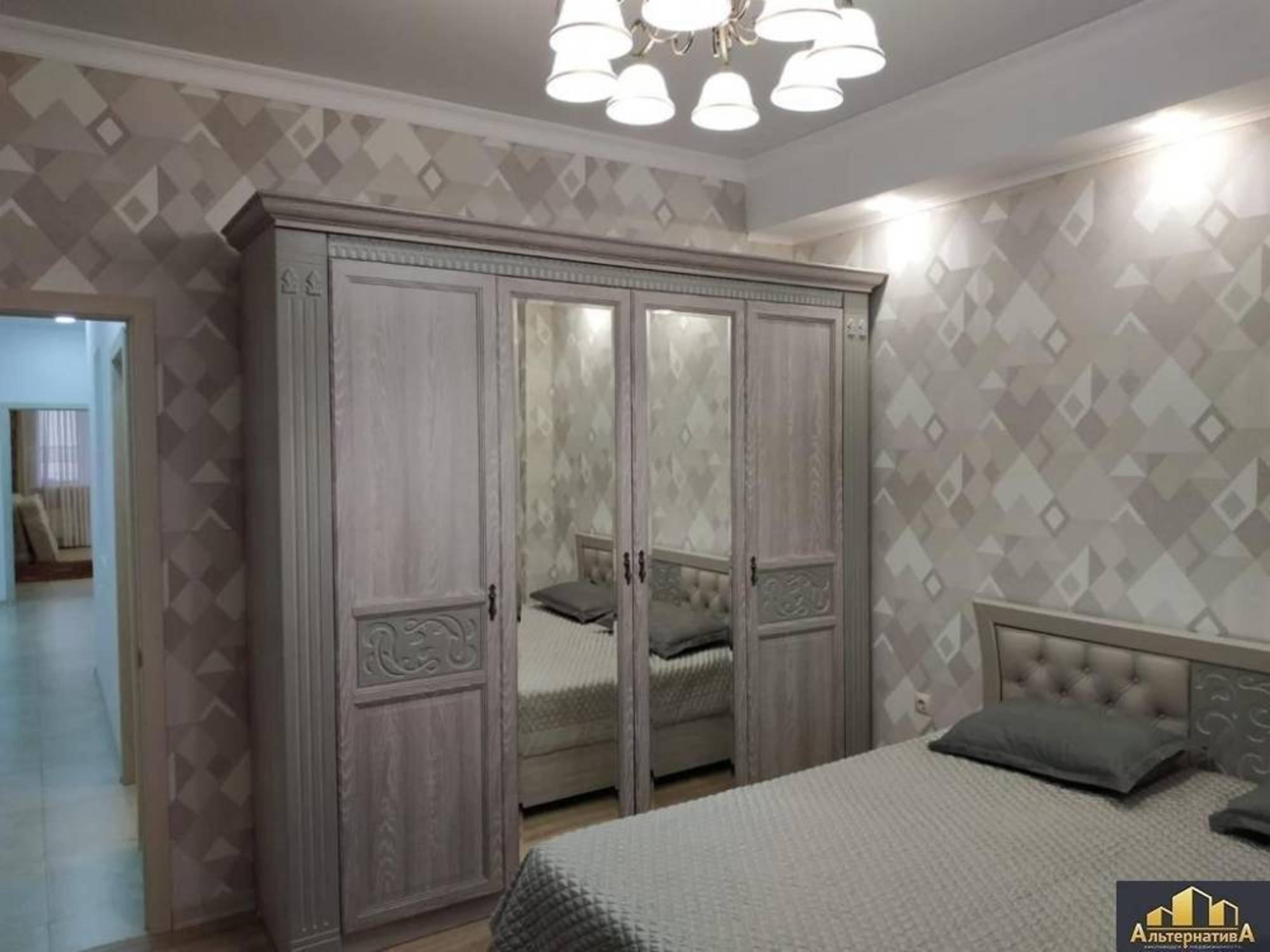 Купить квартиру за 15 000 000 рублей на Октябрьская ул.