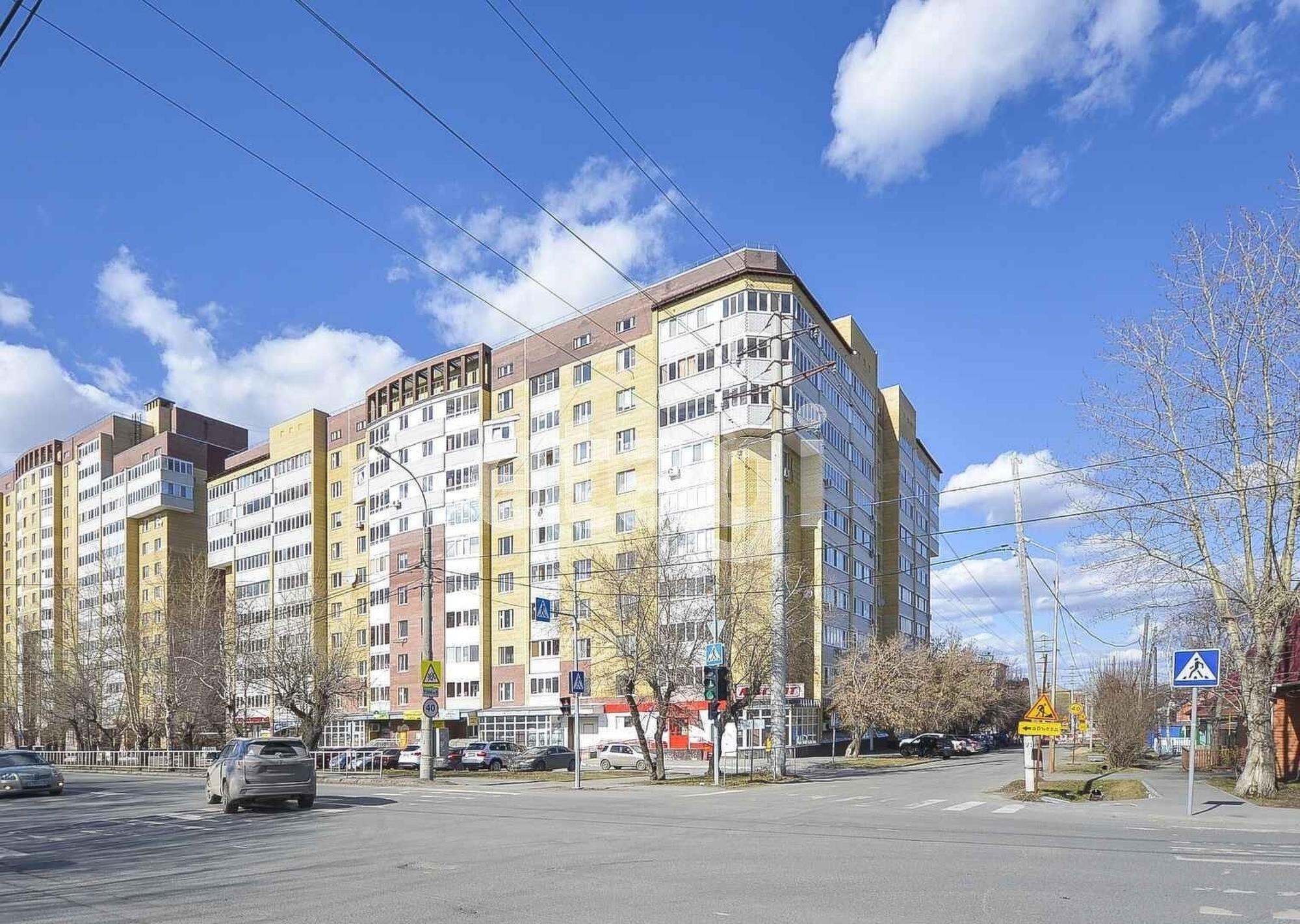 Купить торговое помещение за 15 000 000 рублей на Интернациональная 138