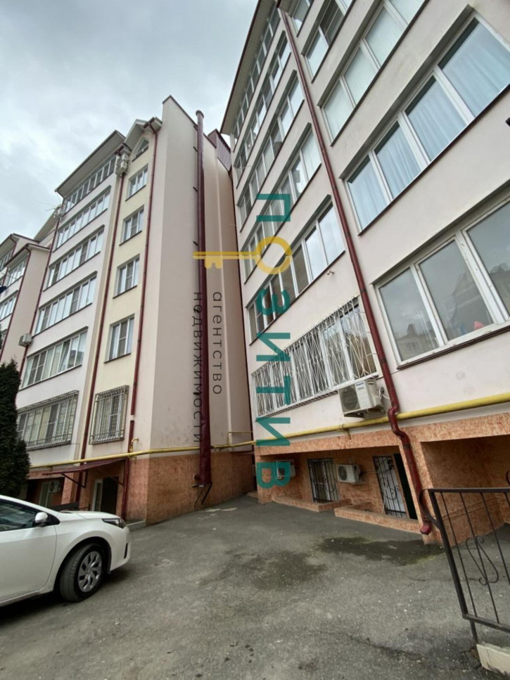 2-комн квартира Розы Люксембург ул, 42