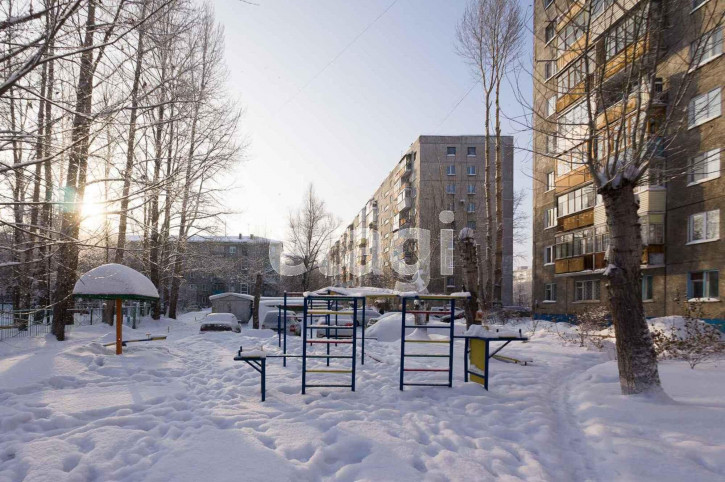 3-комн квартира Заозёрная, 1