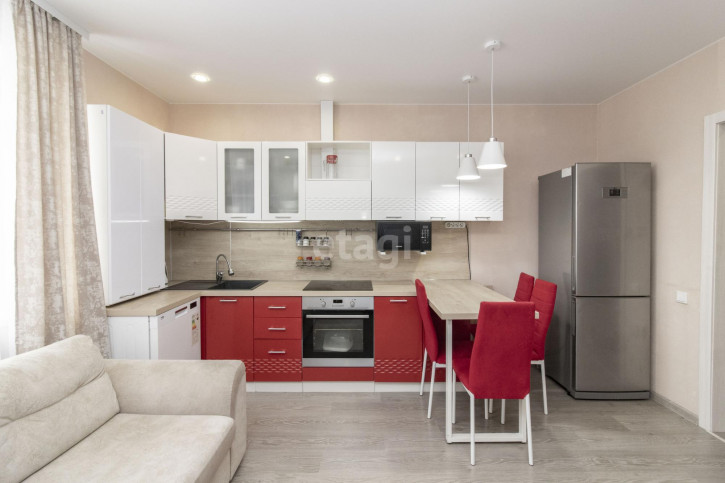 3-комн квартира Мельникайте, 36