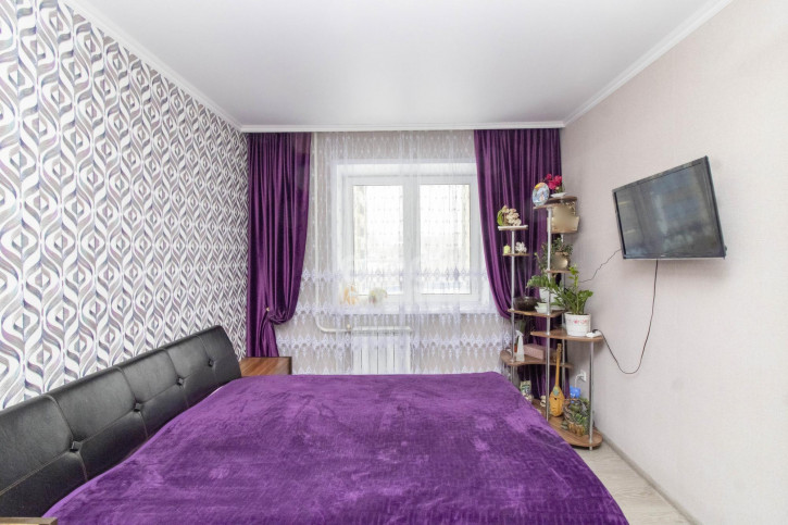 3-комн квартира Мельникайте, 36