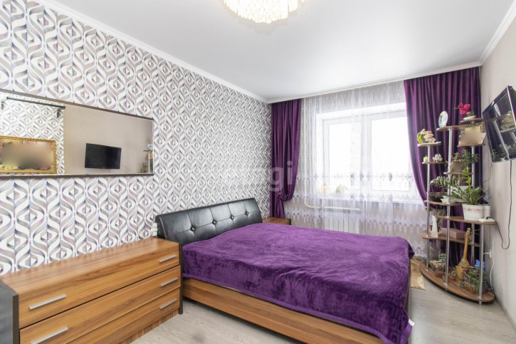 3-комн квартира Мельникайте, 36