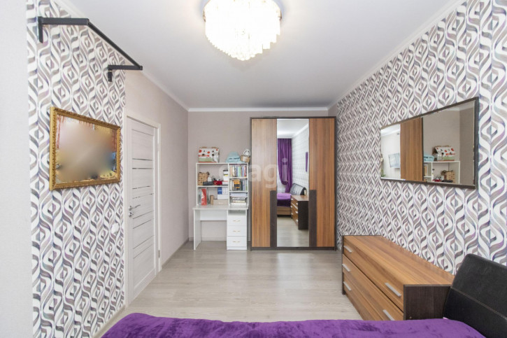 3-комн квартира Мельникайте, 36