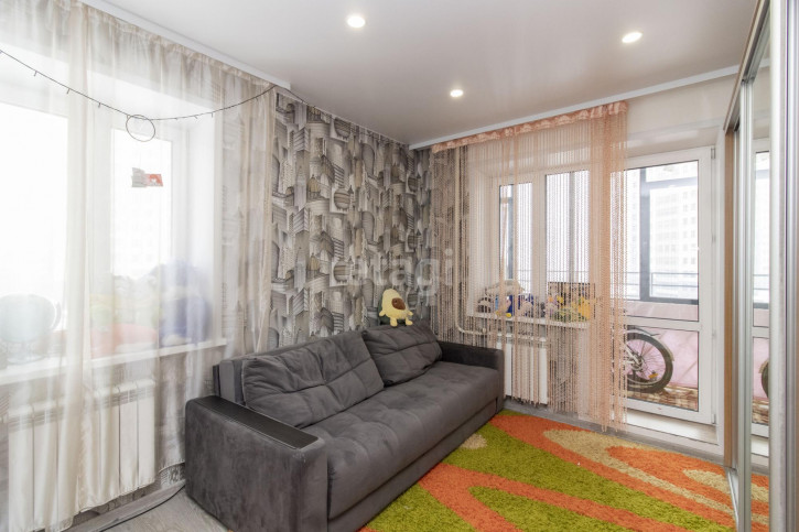 3-комн квартира Мельникайте, 36