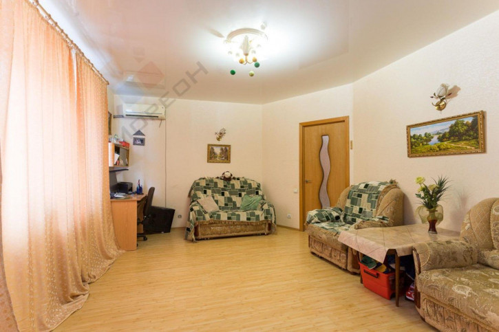 2-комн квартира Ангарская ул, 1/5