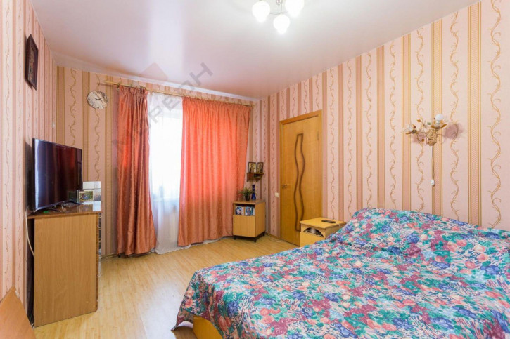2-комн квартира Ангарская ул, 1/5