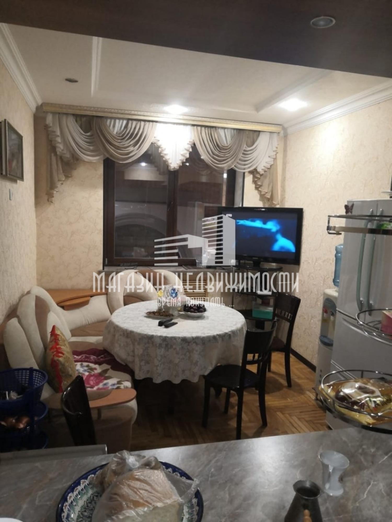 Купить дачу, дом, коттедж за 26 000 000 рублей на Центр