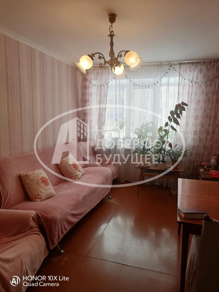 4-комн квартира улица Нефтяников, 8Б