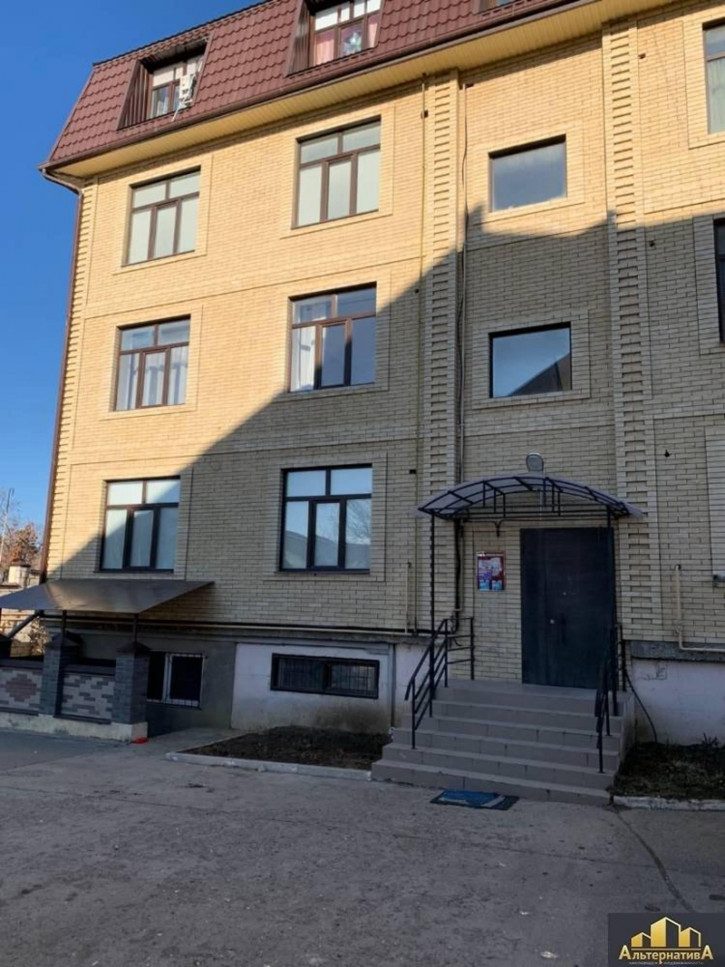 3-комн квартира Революции ул.
