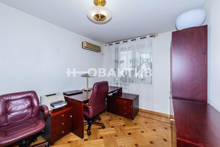 3-комн квартира улица Серебренниковская, 4/2