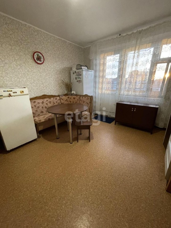 4-комн квартира Народная, 10