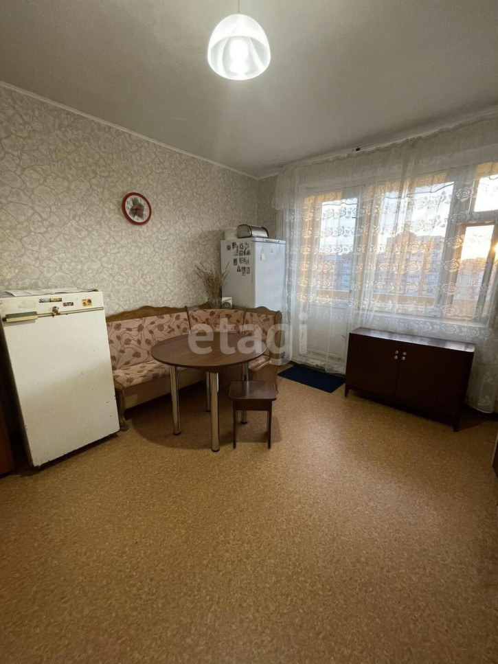 4-комн квартира Народная, 10