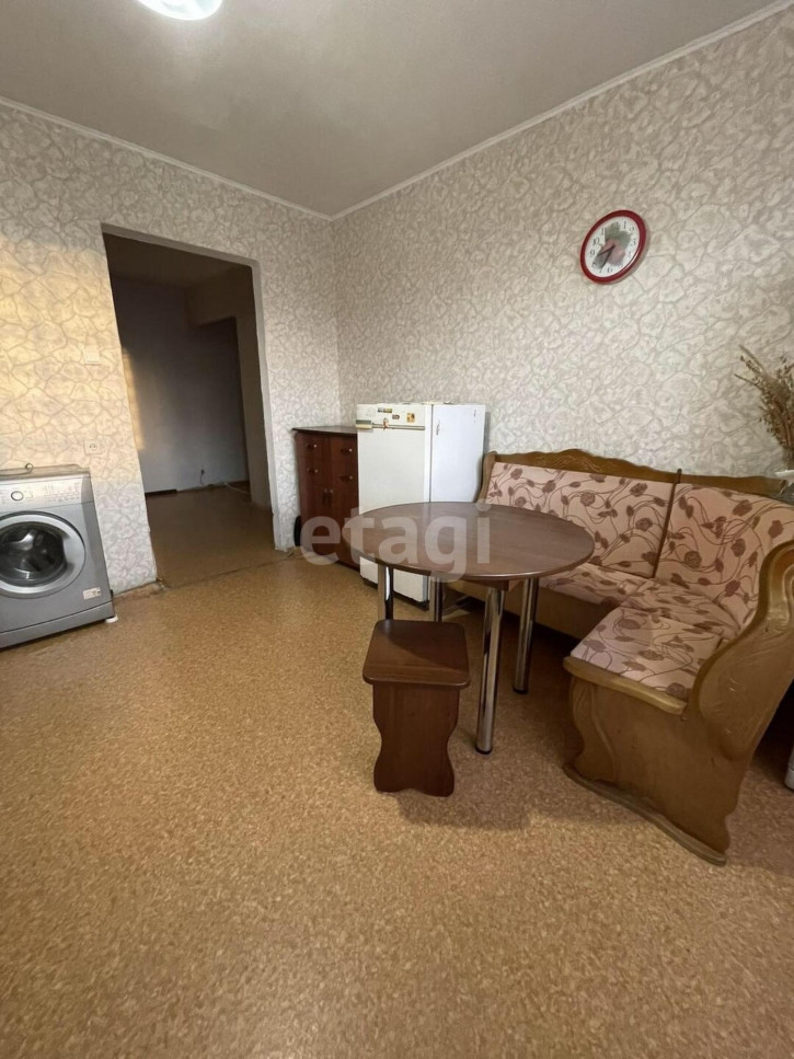 4-комн квартира Народная, 10