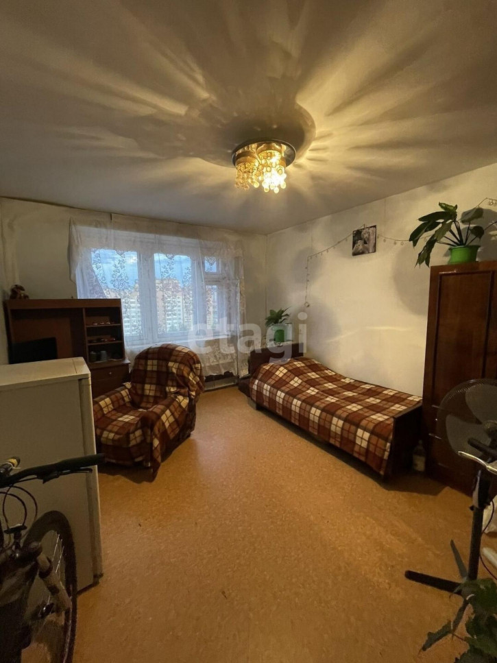 4-комн квартира Народная, 10