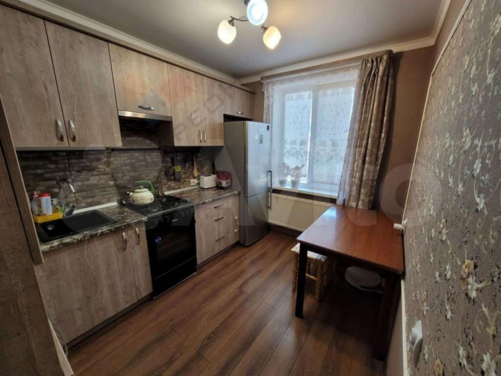 1-комн квартира Буковая ул, 6