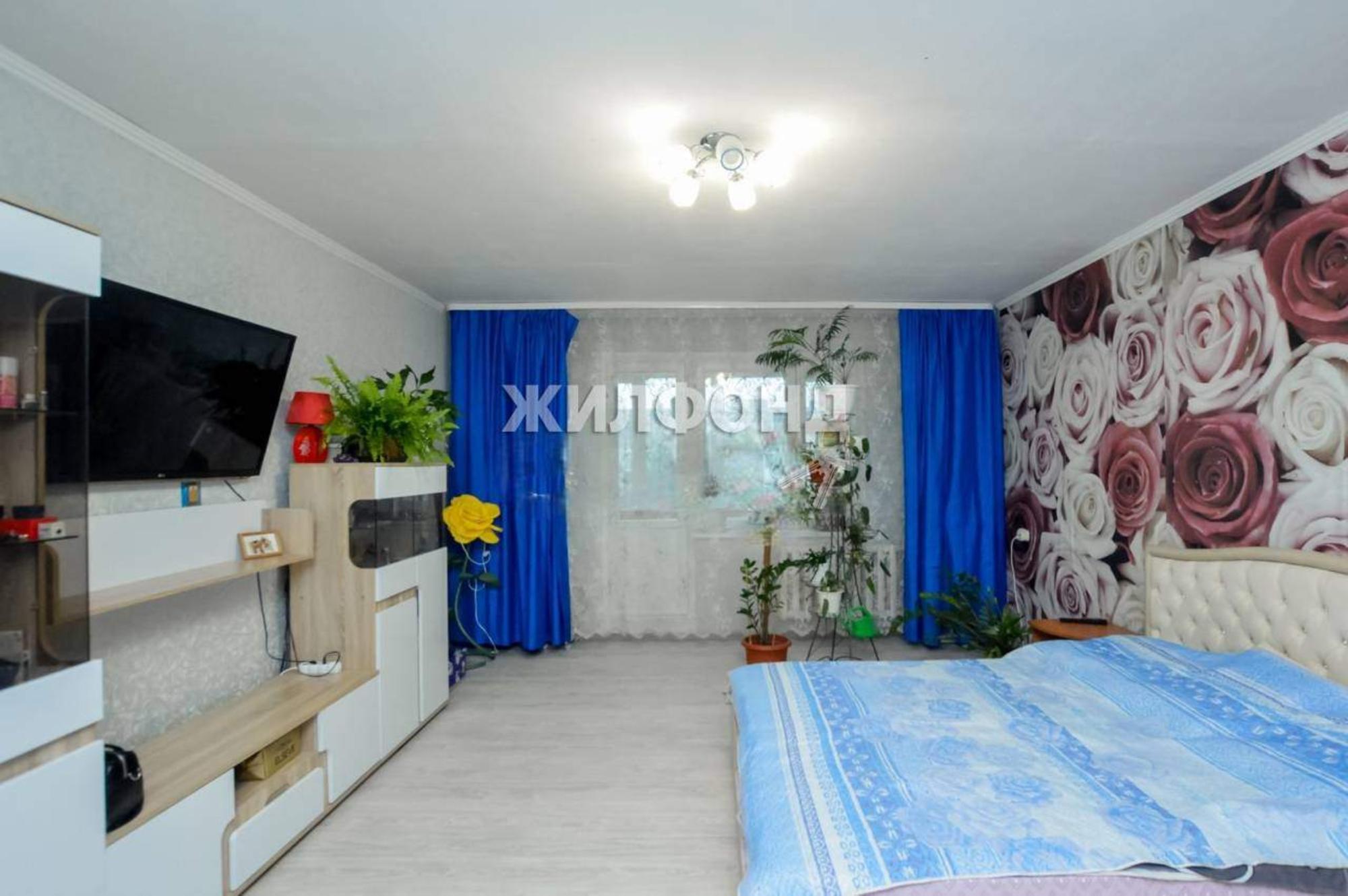 Купить квартиру за 10 000 000 рублей на 16А микрорайон, д.54