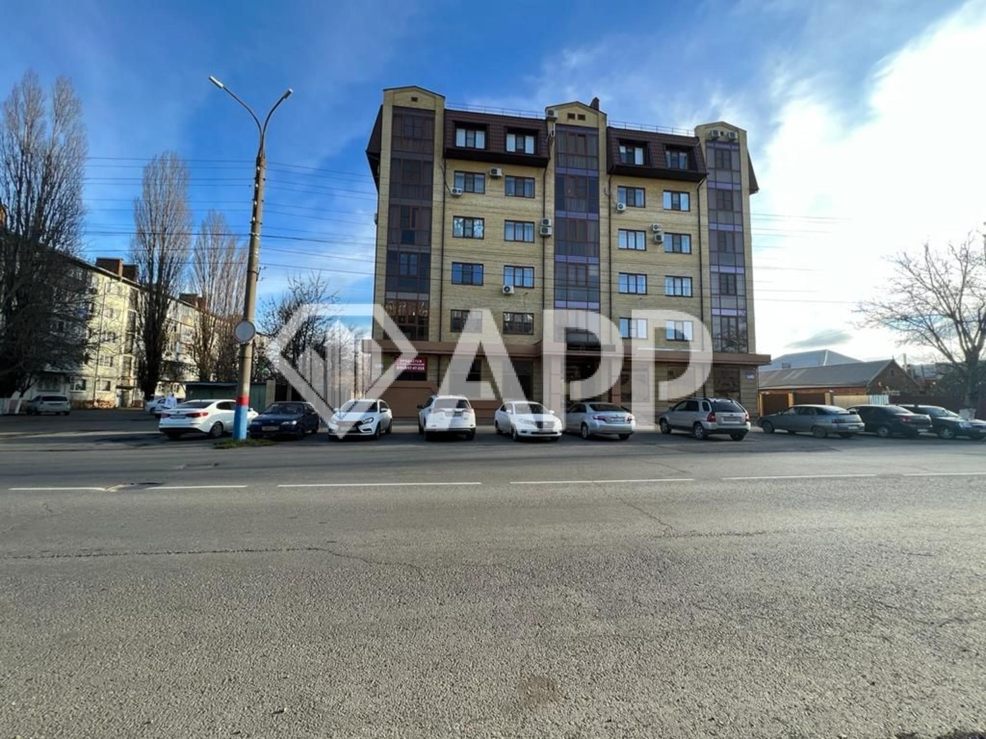 Купить торговое помещение за 8 500 000 рублей на ул Новороссийская, 3
