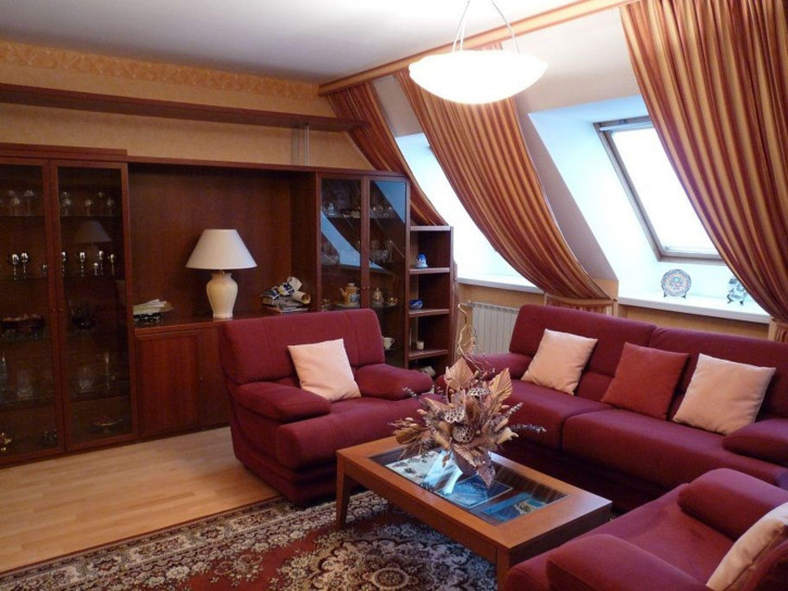 4-комн квартира Ульянова ул, 47