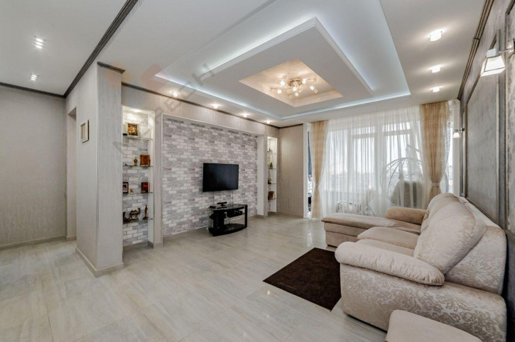 2-комн квартира Гаражная ул, 71