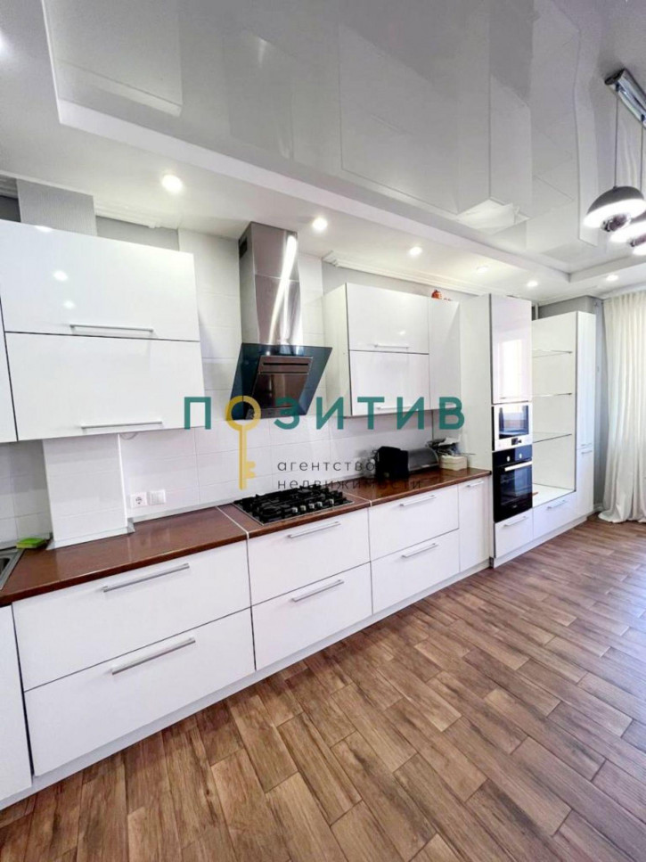 3-комн квартира Октябрьская пл, 31 а